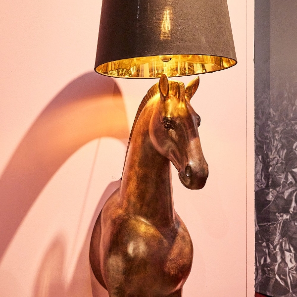 lámpara caballo troya 5