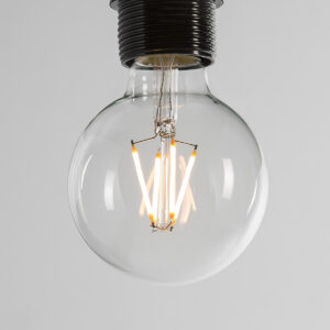 Bombilla 8x12 LED E27. 220V. 4W