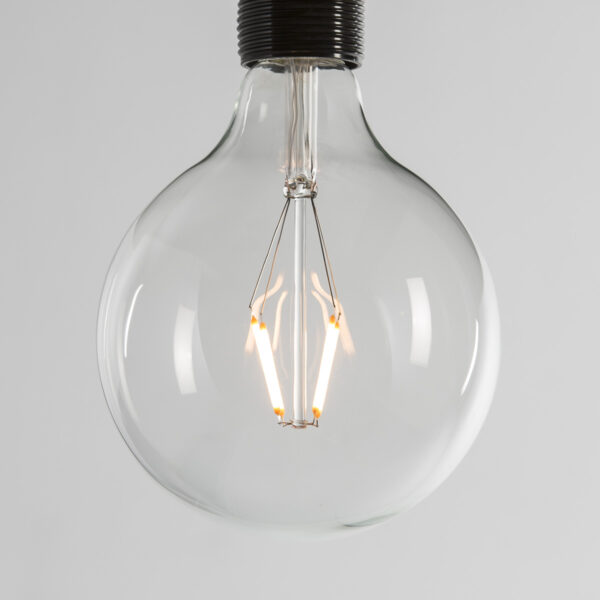 Bombilla 12'5x17'6 LED E27. 220V. 4W