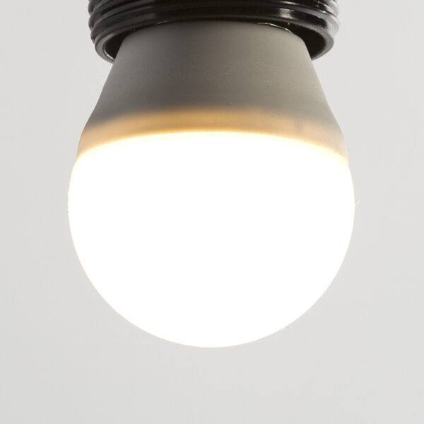 Bombilla 4.5x4.5x7.6 cm esférica E27 led 6W 230V 2700K mate
