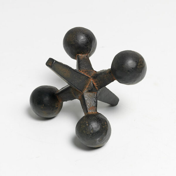 Figura 10x12x9 Metal Negro