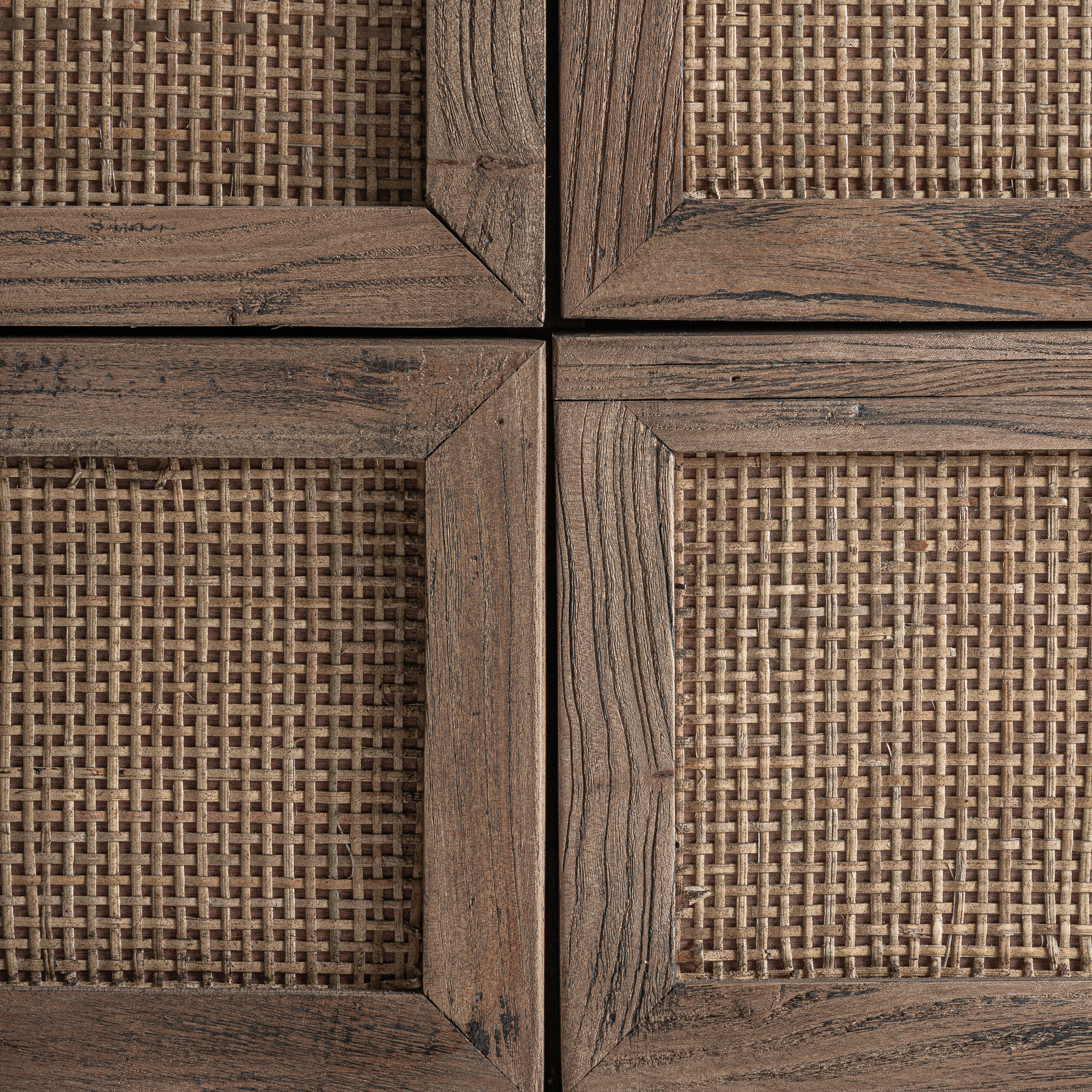 comoda-byremo-4